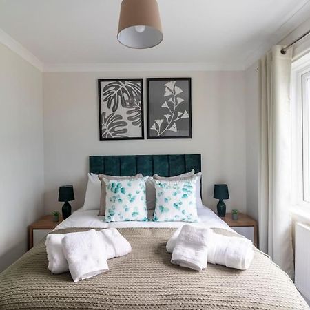 Spacious Sea View 2 Bedroom Sleeps 6-Free Parking Bornemouth Extérieur photo