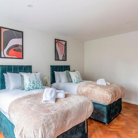 Spacious Sea View 2 Bedroom Sleeps 6-Free Parking Bornemouth Extérieur photo