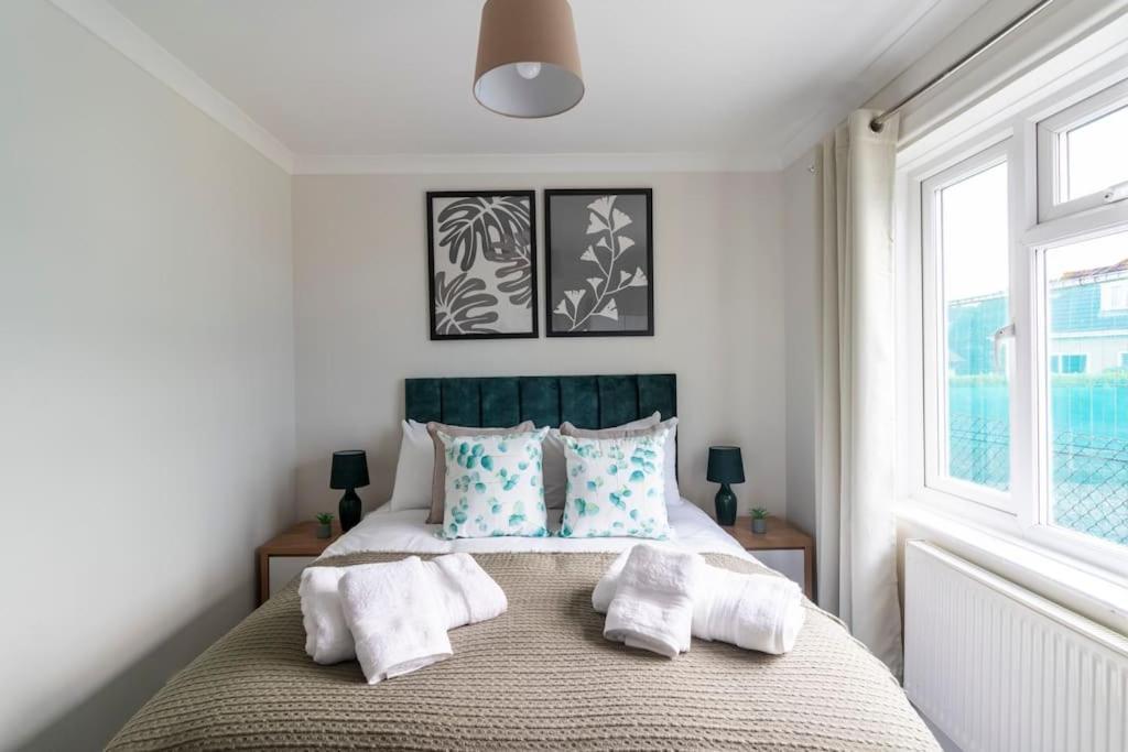 Spacious Sea View 2 Bedroom Sleeps 6-Free Parking Bornemouth Extérieur photo