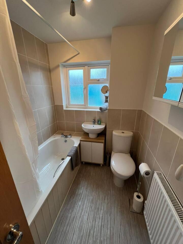 Spacious Sea View 2 Bedroom Sleeps 6-Free Parking Bornemouth Extérieur photo